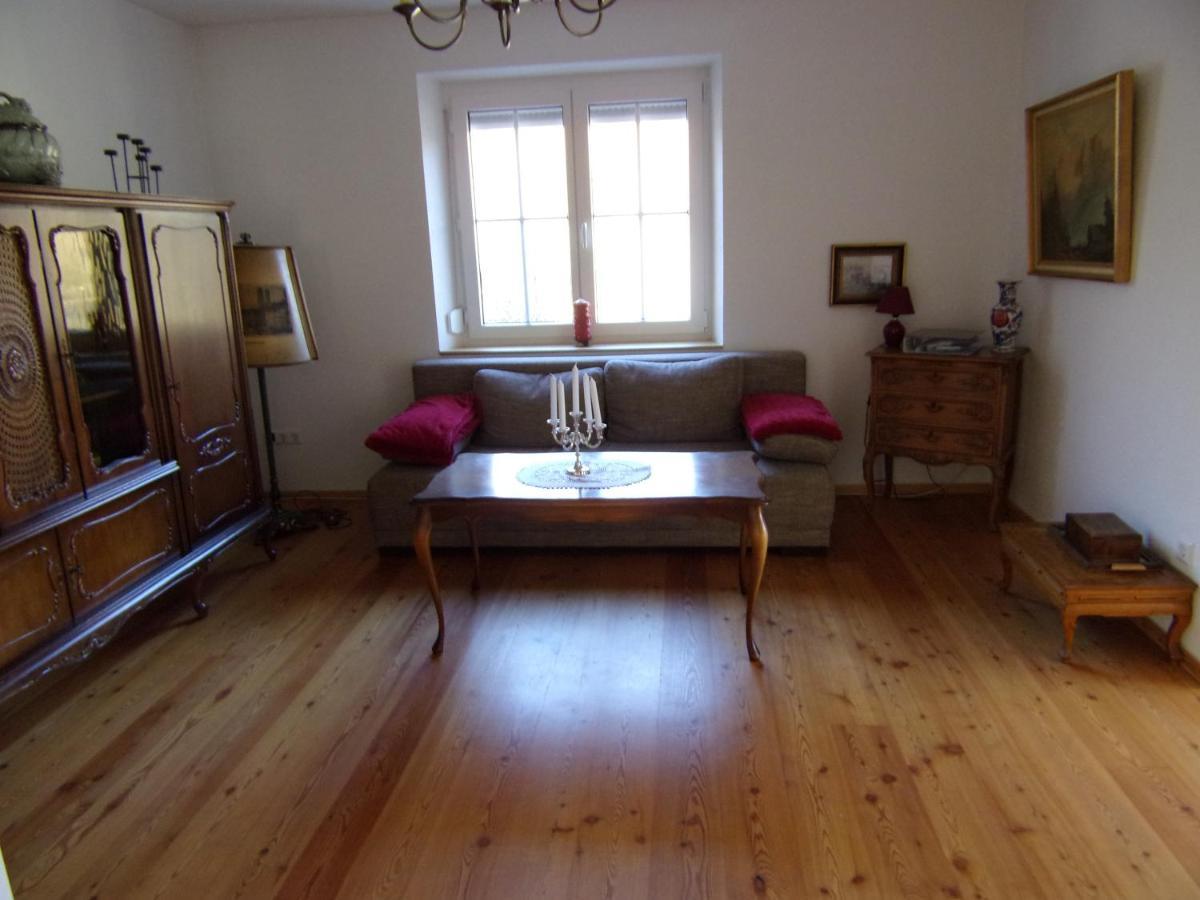 Kleines Schloesschen Apartment Leinau Екстериор снимка