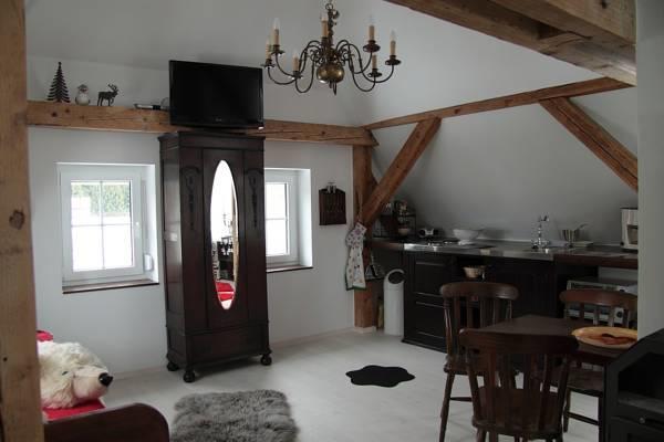 Kleines Schloesschen Apartment Leinau Екстериор снимка